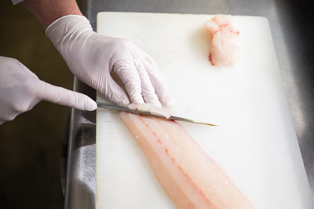 ベテラン職人が握る前浜直送の新鮮ネタ